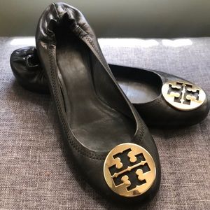 Minnie Travel Ballet Flats